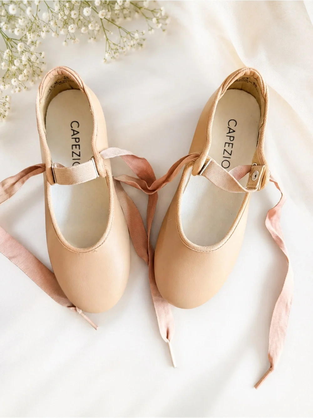 Capezio Girls Tan Tap Shoes Size 11M Excellent Condition